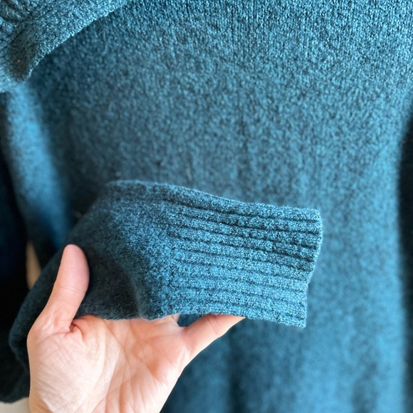 S O L D - Le Château - Lightweight Sweater - Picture 4 of 8